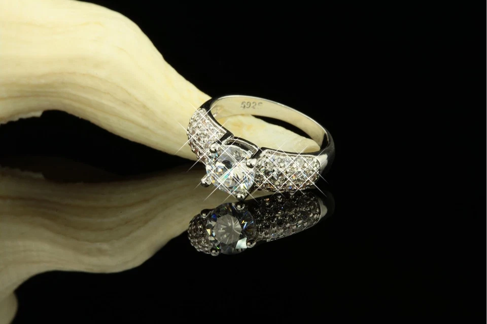 Anello Solitair Con Akzent 925 Argento Sterling Placcato Zirconi Bianchi R2225 - Immagine 2 di 3