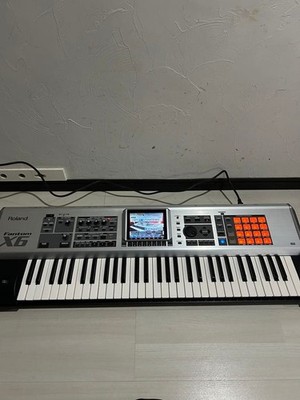 Roland FANTOM X6 Synthesizer