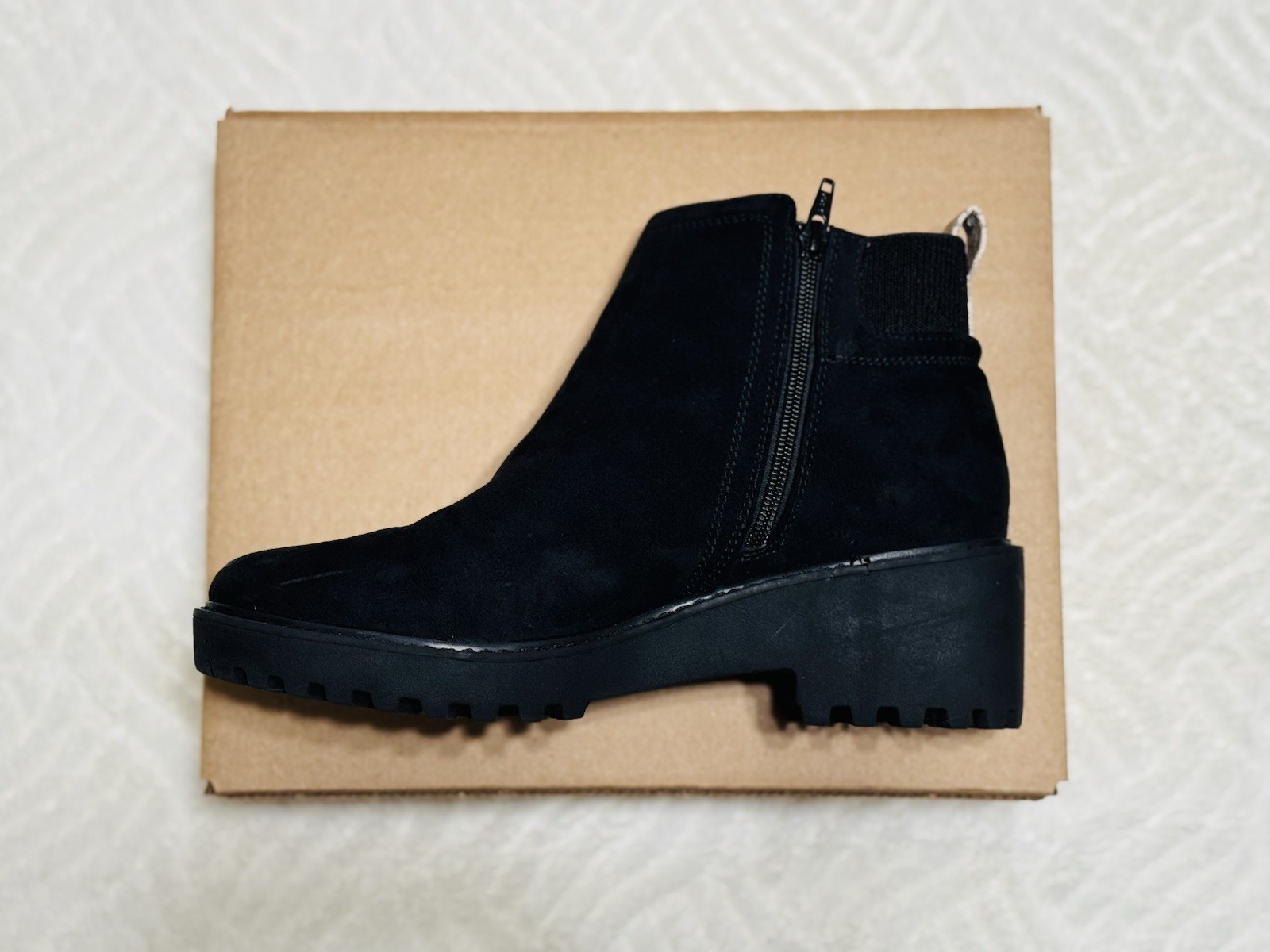 Universal Thread Women’s Taci Pull On Chelsea Ank… - image 1