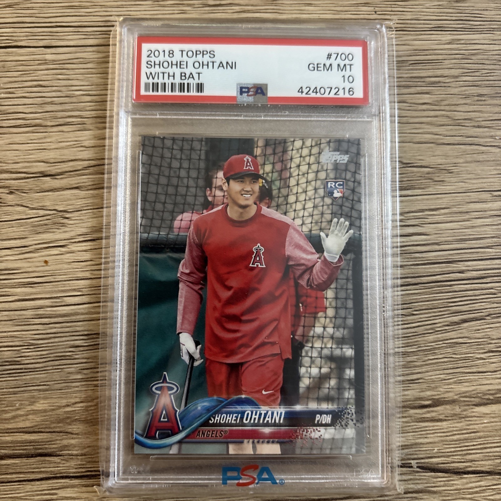 2018 TOPPS #700 SSP SHOHEI OHTANI VARIATION WITH BAT RC - PSA 10 GEM