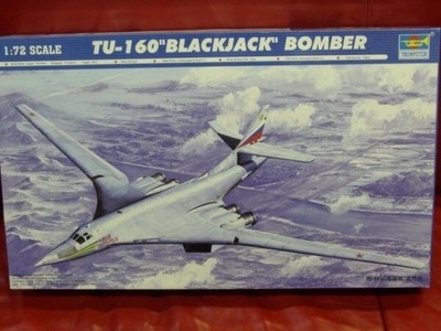 407 120H3 01620 1/72 Russian TU-160 Blackjack Trumpeter Box Damage