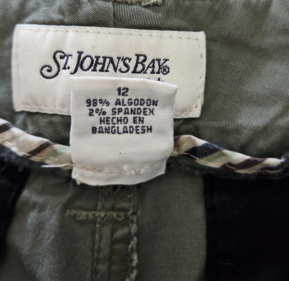 Pantalones cortos de carga clásicos de St. John's Bay - Talla de mujer 12 Foto 3 de 4
