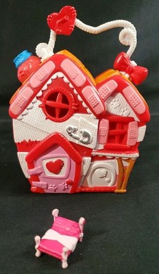 Lalaloopsy Tinies Rosie's Pet Hospital Play N Go Playset  2014 House Bed Only **
