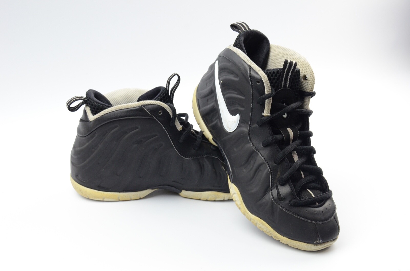 lil posite black metallic gold
