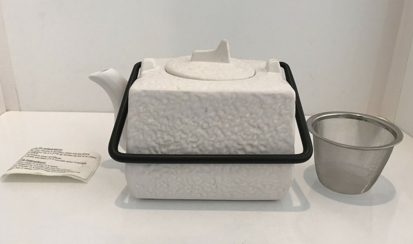 Morris Design Vintage Modern Teapot In Pebble White Finish w Strainer 