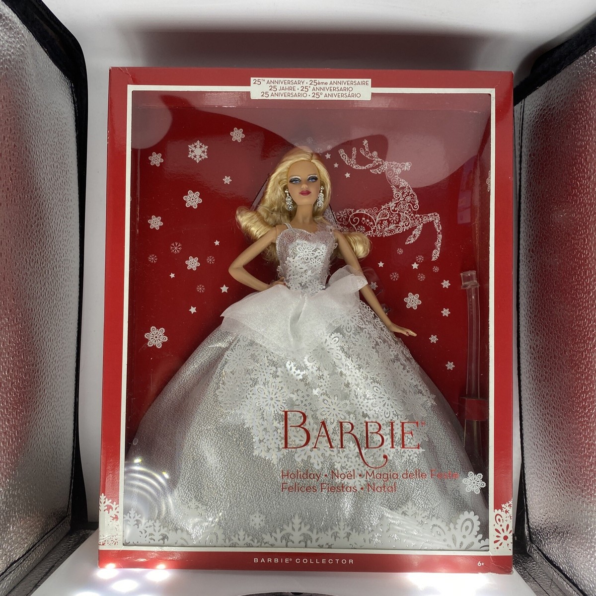 Revista Holiday Doll Holiday Barbie 2020 Kmart Mattel 2013 Holiday