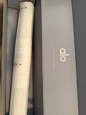 NWT Alo Yoga Lightweight Warrior Mat Authentic BLACK