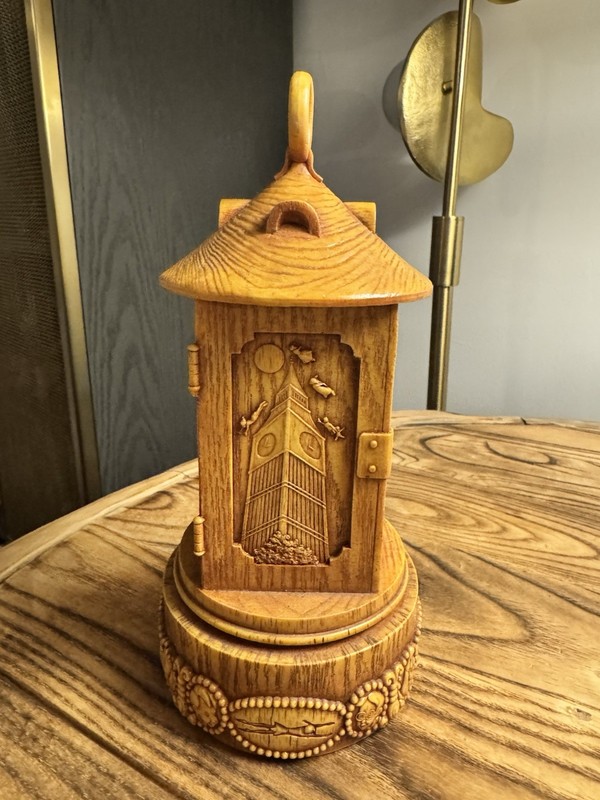 The Art of Disney Theme Parks Olszewski Tinkerbell In Hooks Lantern Heirloom Box
