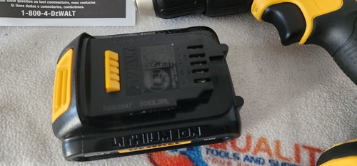 DeWalt DCD778 20V MAX Li-Ion Brushless 1/2" Hammer Drill w/ 2x Batteries DCB201 - Picture 3 of 9