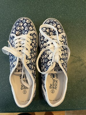 Animal rescue site paw print canvas gym shies size NEW