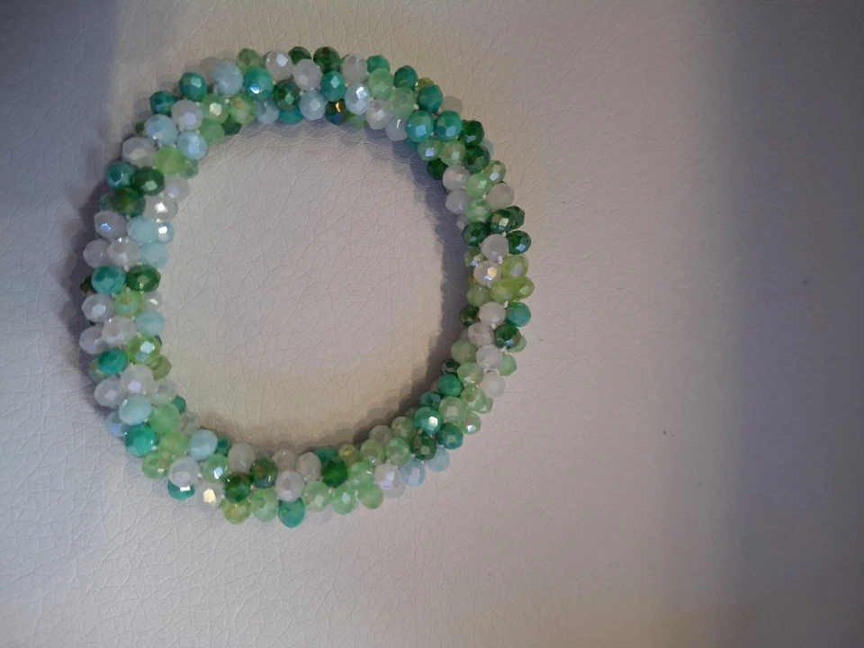 Armband Haargummi Armreif Perlen glitzer Boho Armbänder grüntöne weiss - Bild 2 von 2