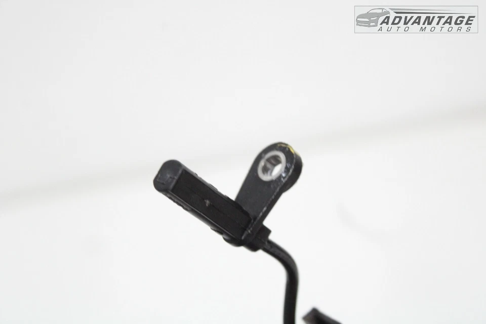 Dodge Challenger 2015-2023 sensor de velocidad de rueda ABS trasero derecho 04779642ab OEM Foto 3 de 4