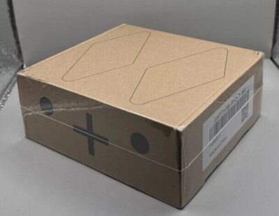 Rabbit r1 AI - Sealed