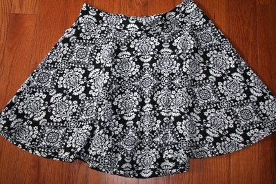 FRANCESCAS BLUE RAIN BLACK AND IVORY ALINE SKIRT SZ S for Sale