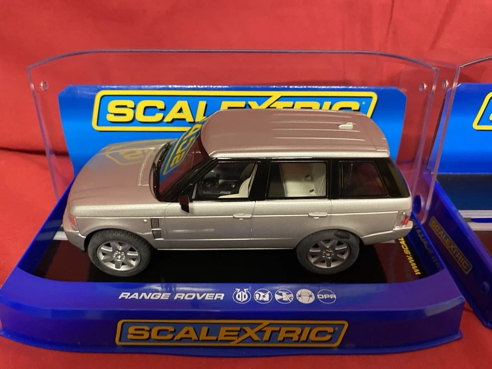 SCALETRIC SC. 1/32 ART. 2819 RANGER ROVER STREET CAR + ART. C2934 FIAT 500 RED - Immagine 4 di 4