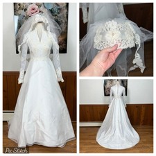 Beautiful Vintage 1970s/80s Wedding Gown  Veil 