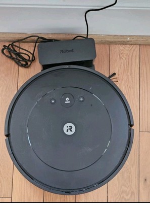 iRobot Roomba Vac Robot Vacuum (Q0120) Multi-Surface Cleaning, Smart Navigation