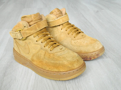 Nike Air Force 1 Mid LV8 C Jungen Sneaker Triple Wheat Suede Größe 2,5 / 35