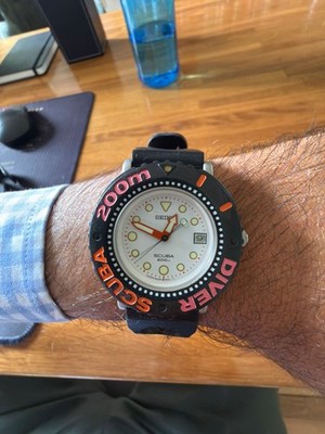 Seiko Scuba Diver 200M 5h25 6a1c weißes Zifferblatt, orange und rosa Lünette 35mm