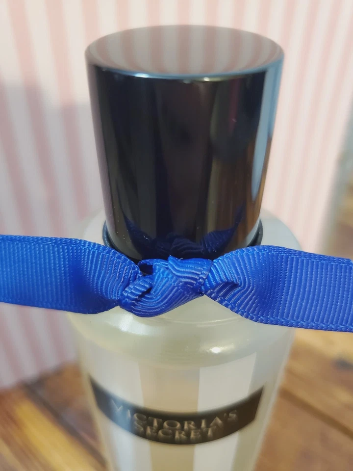 Aceite corporal sin peso de pasiflora Victoria's Secret 8,4 oz Foto 2 de 4