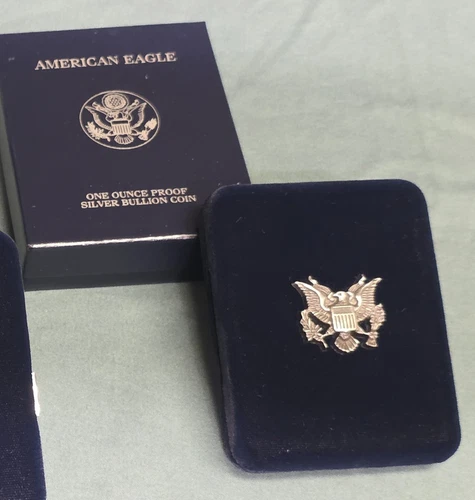 New ListingU.S. Mint American Eagle 2000 Proof 1 oz Silver Coin with Presentation Box