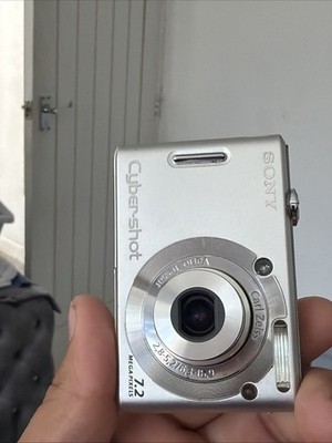 ソニーサイバーショットDSC-w35 Sony Cyber-shot DSC-W35 7.2MP Digital Camera - Silver for sale
