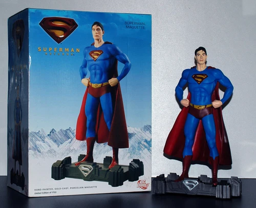 Collectable SUPERMAN Returns Statue, Height 34cm, Width 20cm, RARE.