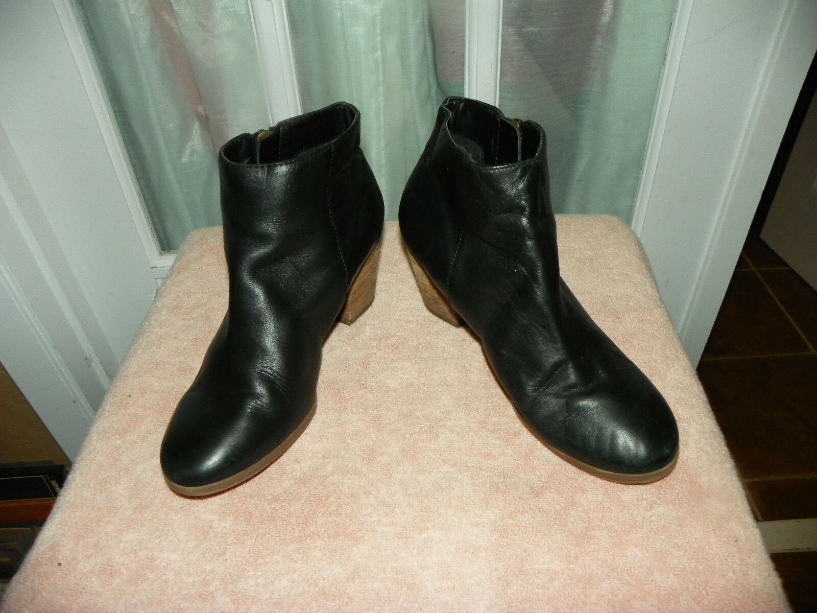 Crown Vintage Women's Leather Sandy Zip Ankle Bootie AB3 Black Size 7.5