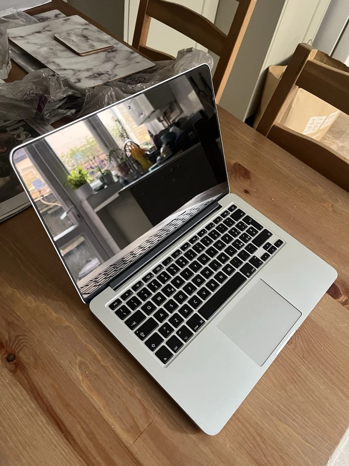 Apple MacBook Pro 13-inch 2015 - Image 2 of 4