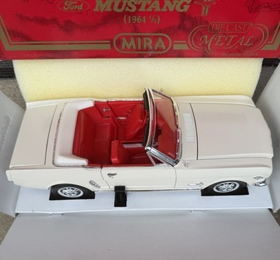 Mira Golden Line 1964 1/2 Ford Mustang Convertible Die Cast 1:18