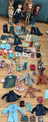 Large Lot of 4 BRATZ dolls + Clothes, 17 Pairs of Shoes, Purses, Accessories