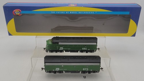 Locomotora y licitadora diésel Athearn 8032 escala HO Burlington Northern #682, #673 | Condition: Used