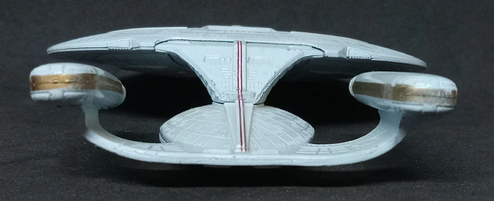 Star Trek:TNG Die-Cast USS ENTERPRISE-NCC-1701-D STARSHIP Galoob 1988. - Image 4 of 4