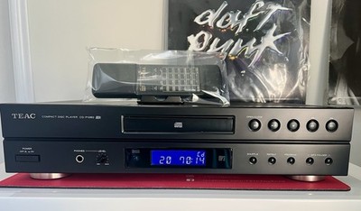 TEAC Single CD Player CD-P1260 with Remote Control, Serviced