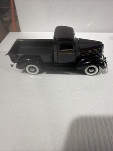 Danbury Mint 1937 Chevrolet Pick-up Dark Brown With Black