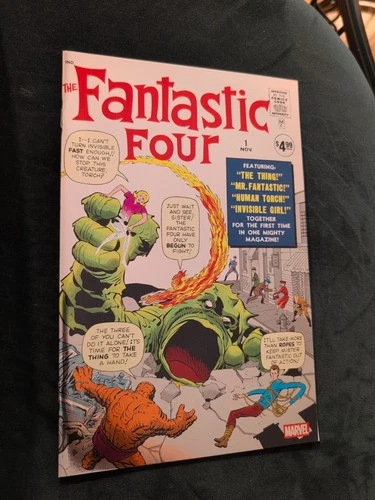 FANTASTIC FOUR #1 FOIL FACSIMILE INVISIBLE WOMAN  VARIANT