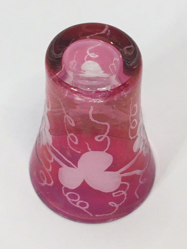 Vintage Etched Grapes And Flowers Cranberry Glass And Cordial Glass Set. - Picture 9 of 11