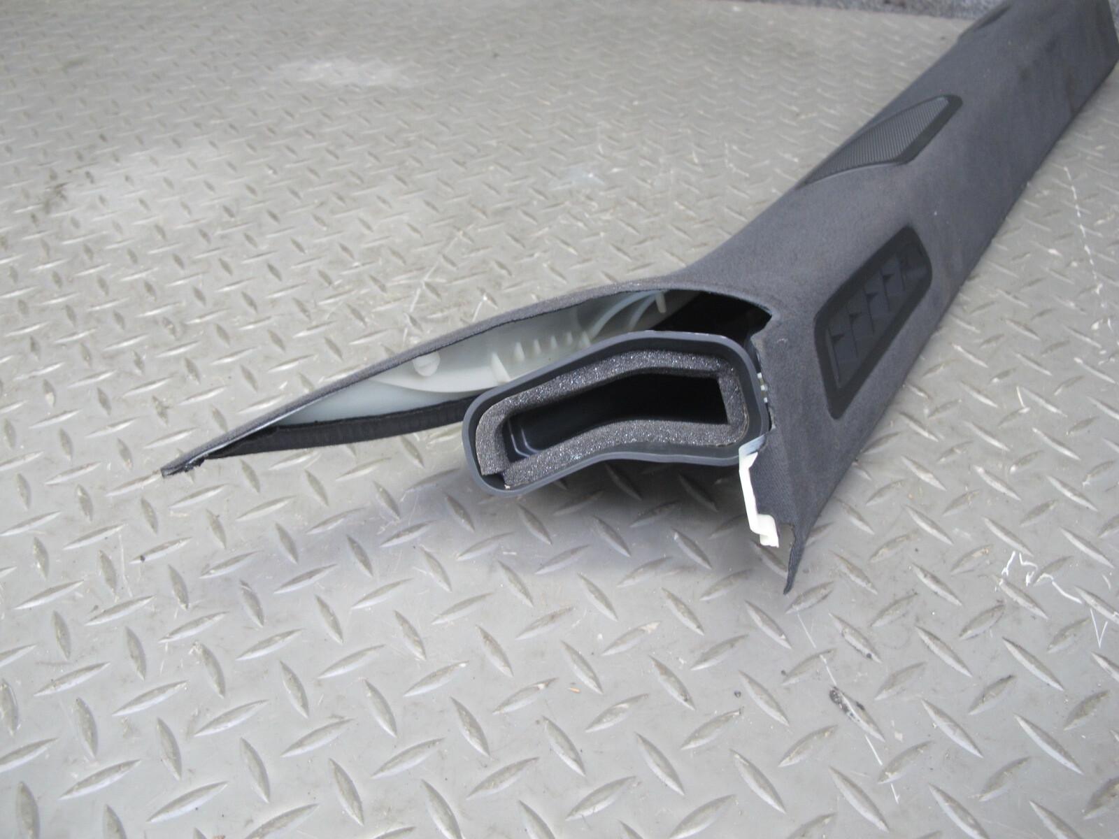 2017-2020 MASERATI LEVANTE M161 FRONT INTERIOR A PILLAR TRIM PANEL SET OF 2