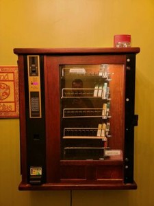 10 Slot Vending Cig Machine Coin and Bill Acceptor Vending Machine 