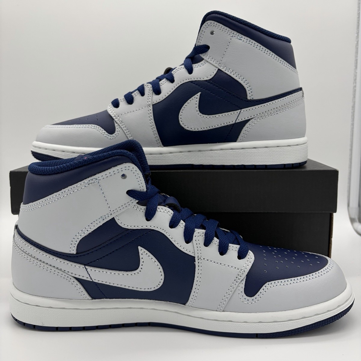 新品未使用　Nike Air Jordan 1  Blue Nike Air Jordan 1 Mid Blue Void Pure Platinum Sneakers DQ8426-403