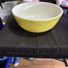 Pyrex Vintage MADE IN USA 2 1/2 Qt Yellow Cinderella Mixing Bowl #443