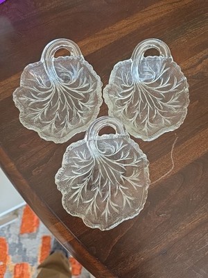 vintage Indiana Glass Co. leaf-shaped candy or nut dish set of 3 