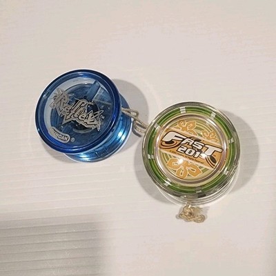 Duncan Reflex Yo-Yo Blue & Hasbro FAST 201 Yo-Yo Green Lot 2004 Skill Toys