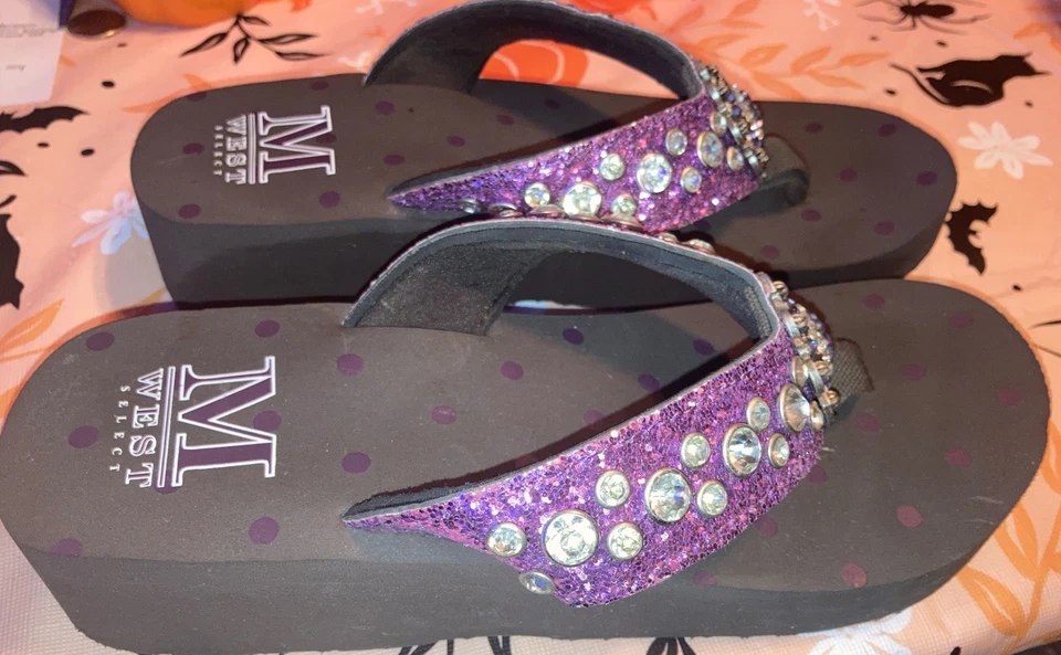 Chanclas para mujer Montana West moradas con tachuelas talla 9 Foto 2 de 3