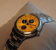 Casio Edifice EF -305-9AV Rare Yellow Dial Steel Bracelet New Battery Working