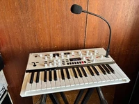 Korg KingKORG Neo 37-key Virtual Analog Synthesizer and Vocoder