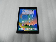 Apple iPad 5th Gen. 9.7" 128GB Wi-Fi Space Gray A1822