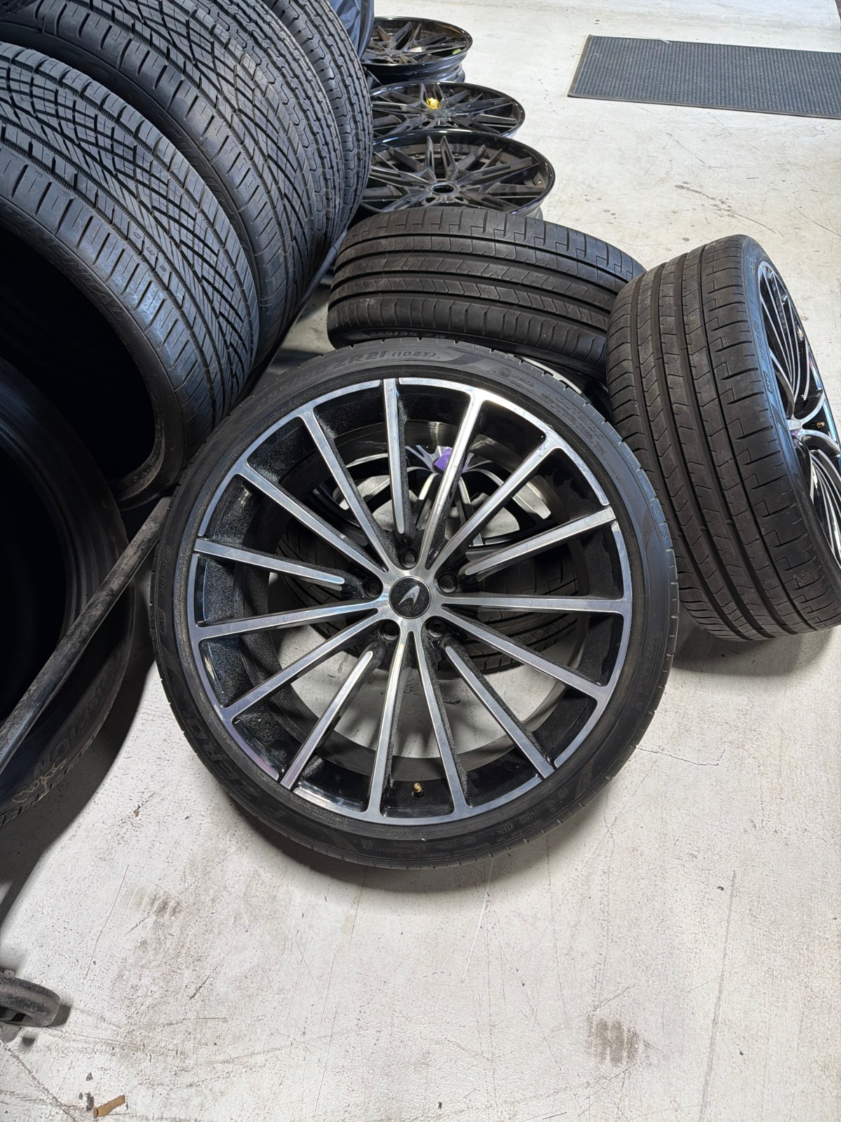 McLaren GT Wheel