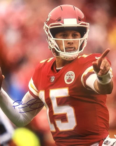 Patrick Mahomes NFL KC Chiefs signed 8x10 photo read description