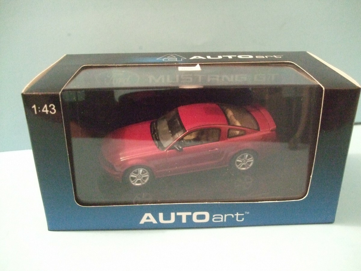 AUTOart 52762 – Ford Mustang GT 2005 Red Fire – Version Auto Show 2004 – 1/43